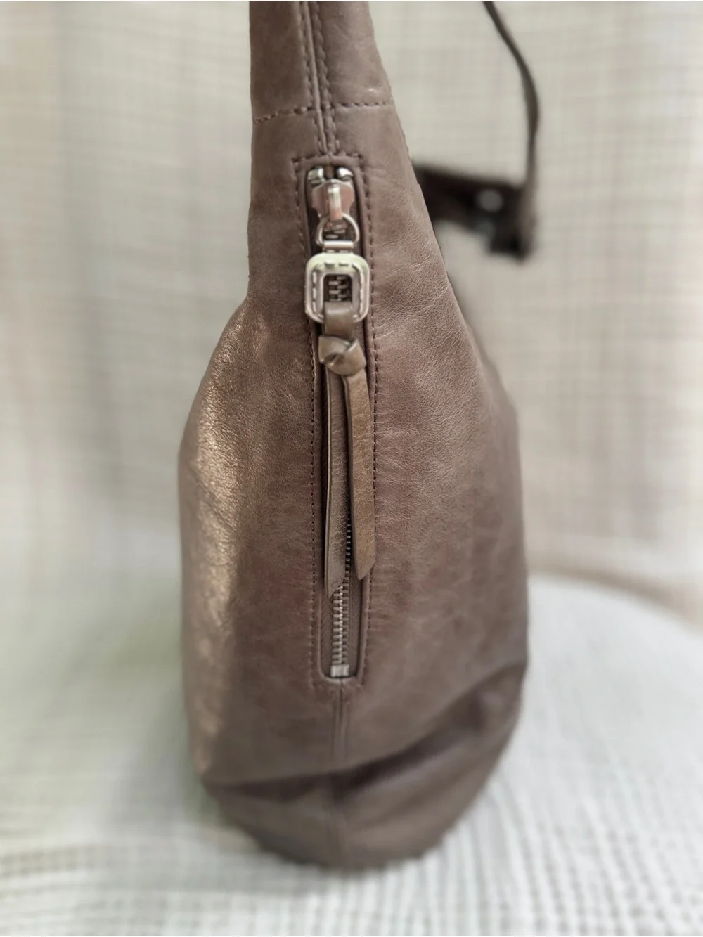 HOBO Vintage Slouch hobo purse with Floral Lining